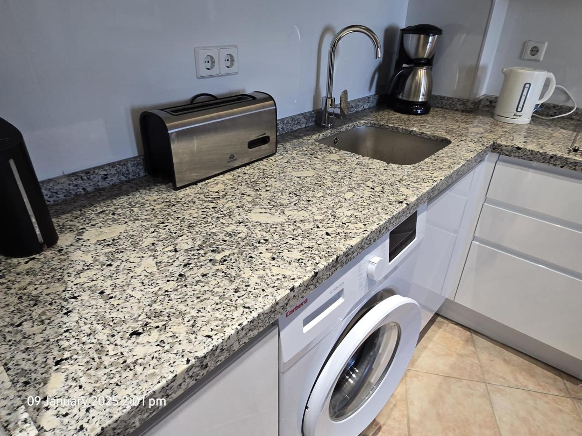 Benal Beach Apartments Malaga Bagian luar foto