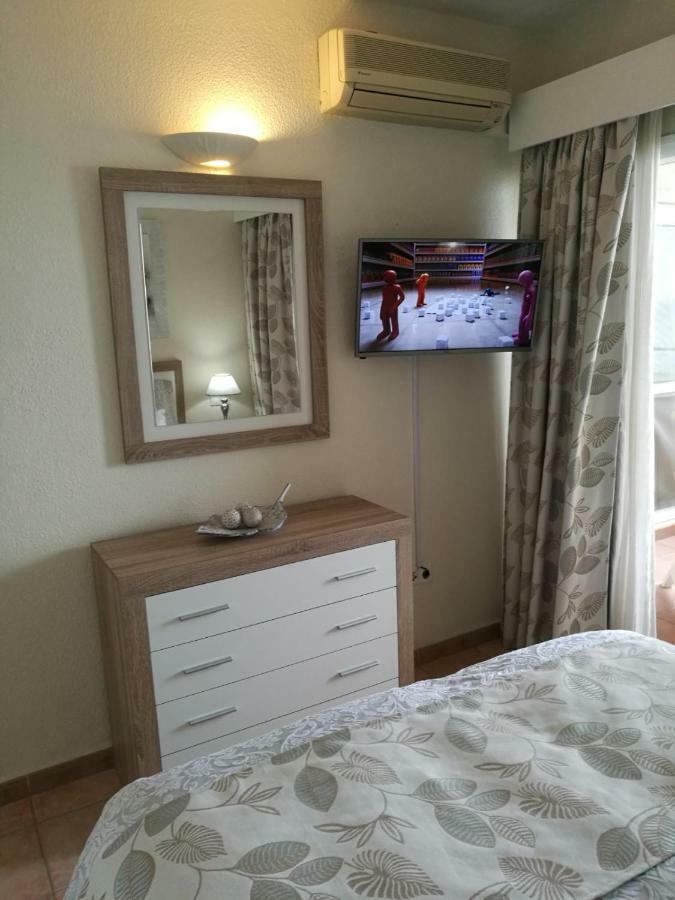 Benal Beach Apartments Malaga Bagian luar foto
