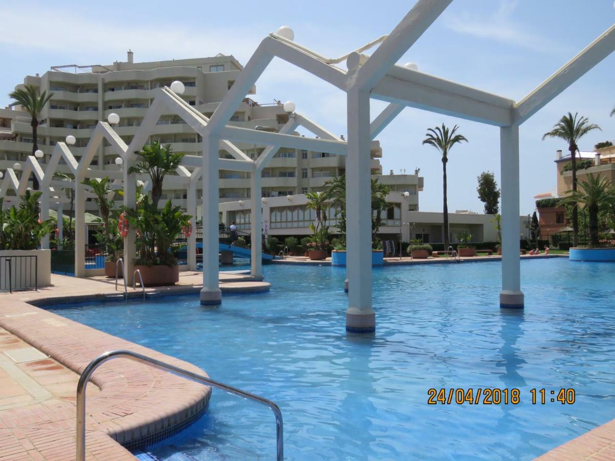 Benal Beach Apartments Malaga Bagian luar foto